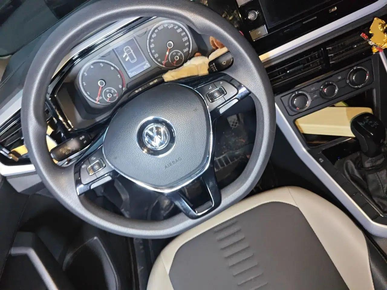 Volkswagen Polo 2019 Plus 1.5L Automatic Colorful Technology Edition — миниатюра 10