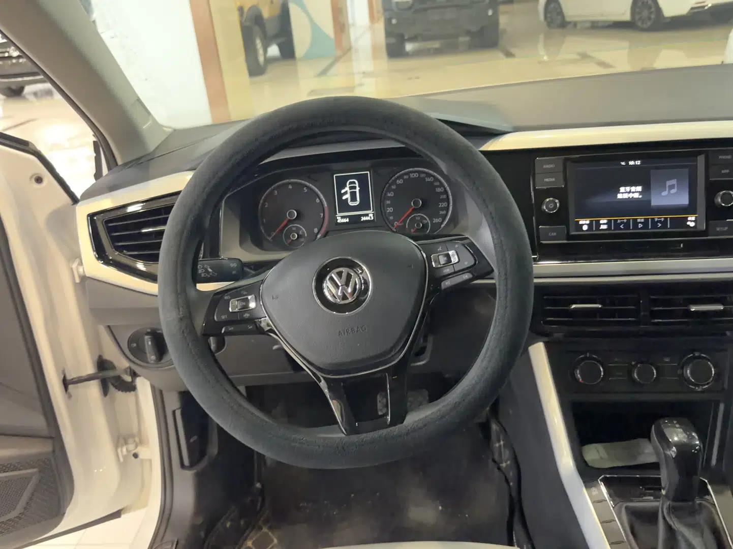 Volkswagen Polo 2019 Plus 1.5L Automatic Colorful Technology Edition — миниатюра 13