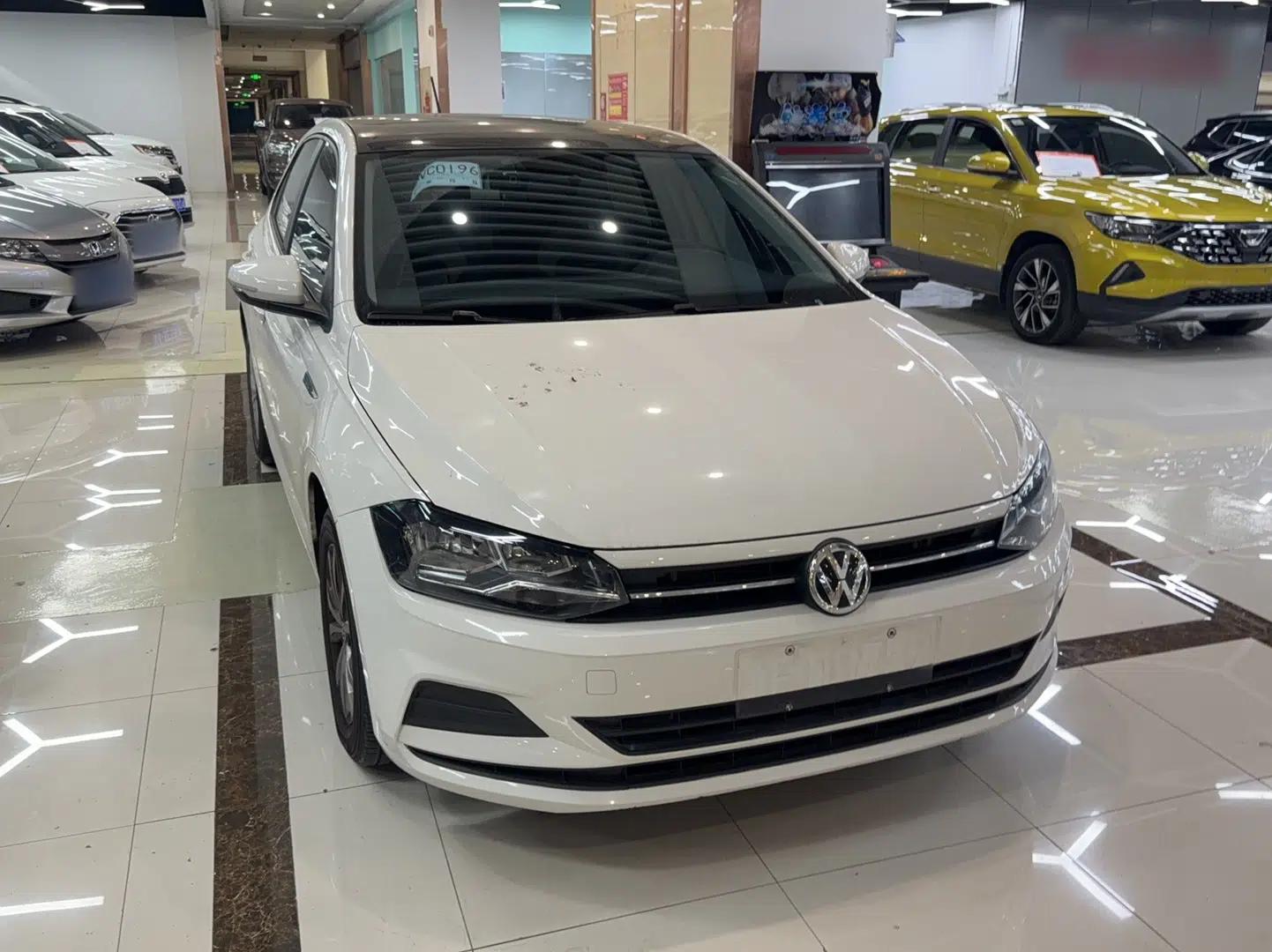 Volkswagen Polo 2019 Plus 1.5L Automatic Colorful Technology Edition — миниатюра 7