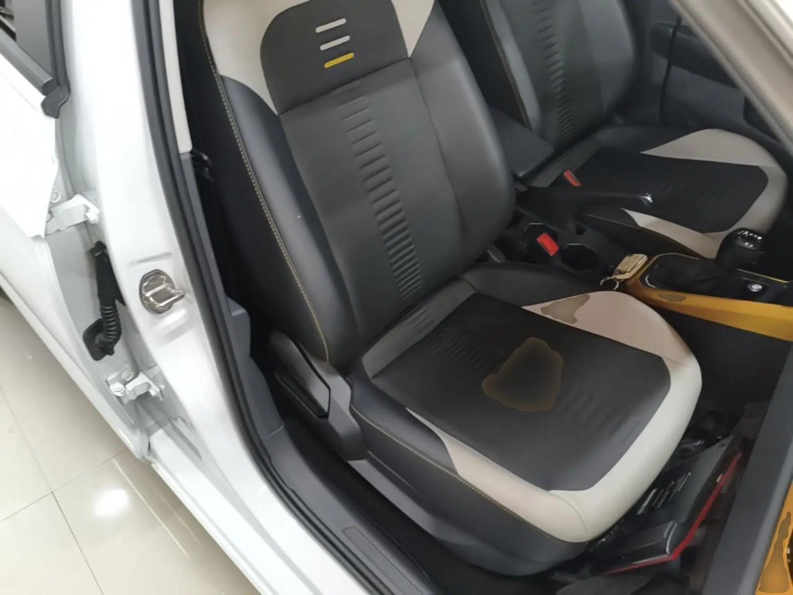 Volkswagen Polo 2023 Plus 1.5L Automatic Colorful Tech Edition — миниатюра 19