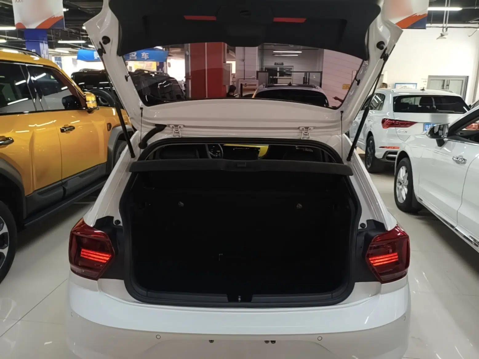 Volkswagen Polo 2023 Plus 1.5L Automatic Colorful Tech Edition — миниатюра 22
