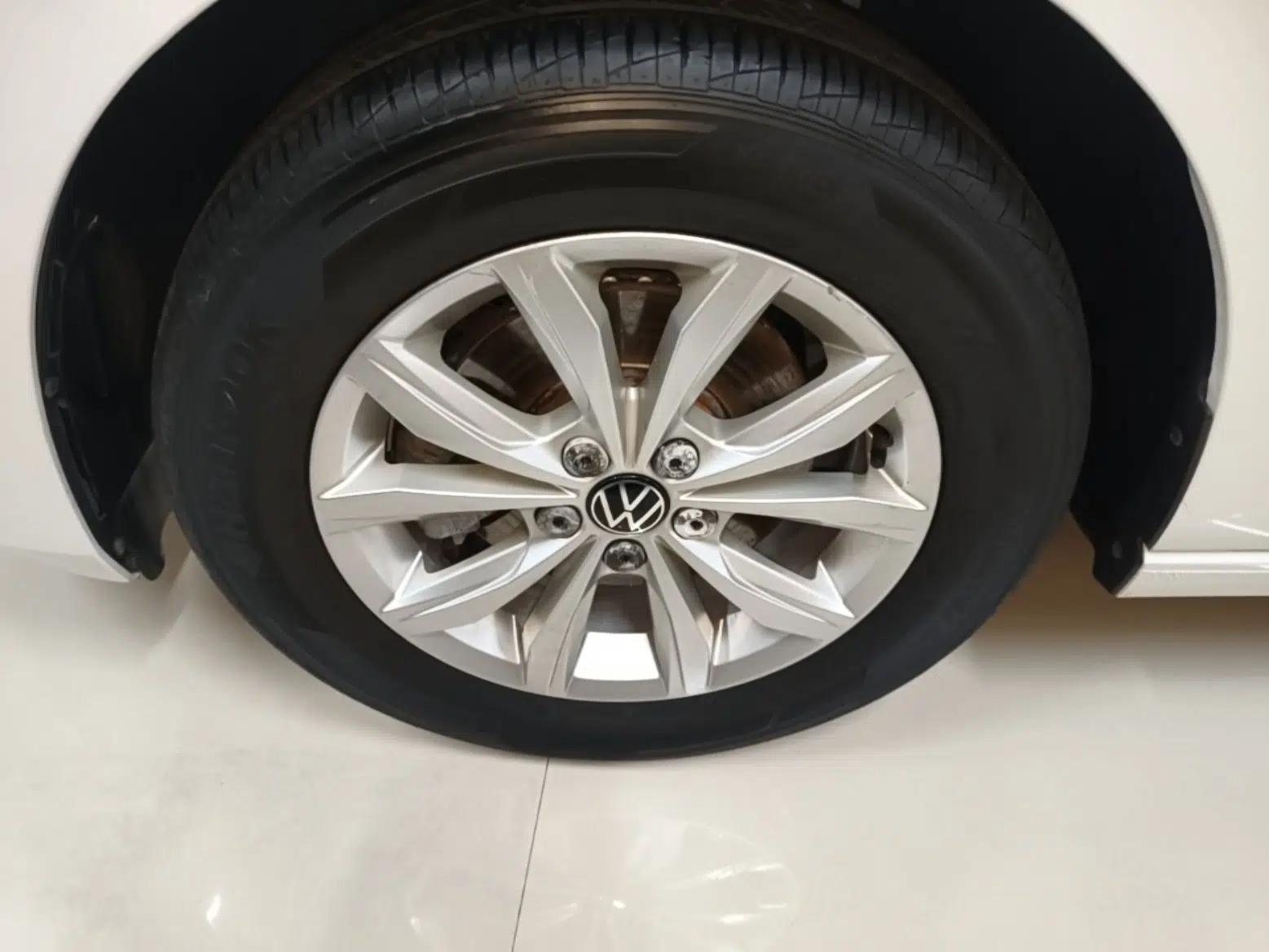 Volkswagen Polo 2023 Plus 1.5L Automatic Colorful Tech Edition — миниатюра 10