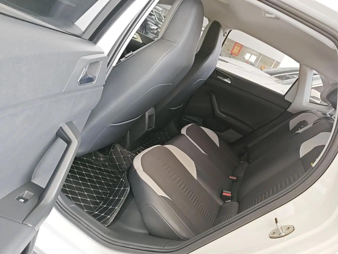 Volkswagen Polo 2023 Restyled Plus 1.5L Automatic Colorful Tech Edition — миниатюра 20