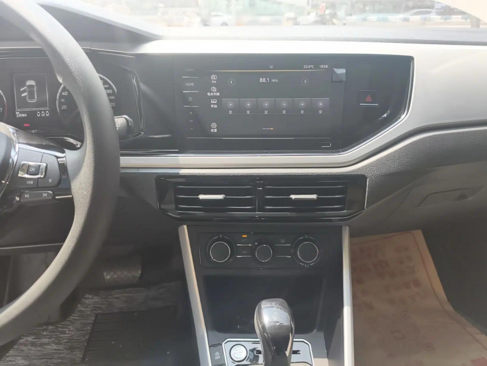 Volkswagen Polo 2021 Plus 1.5L Automatic Colorful Tech Edition — миниатюра 15