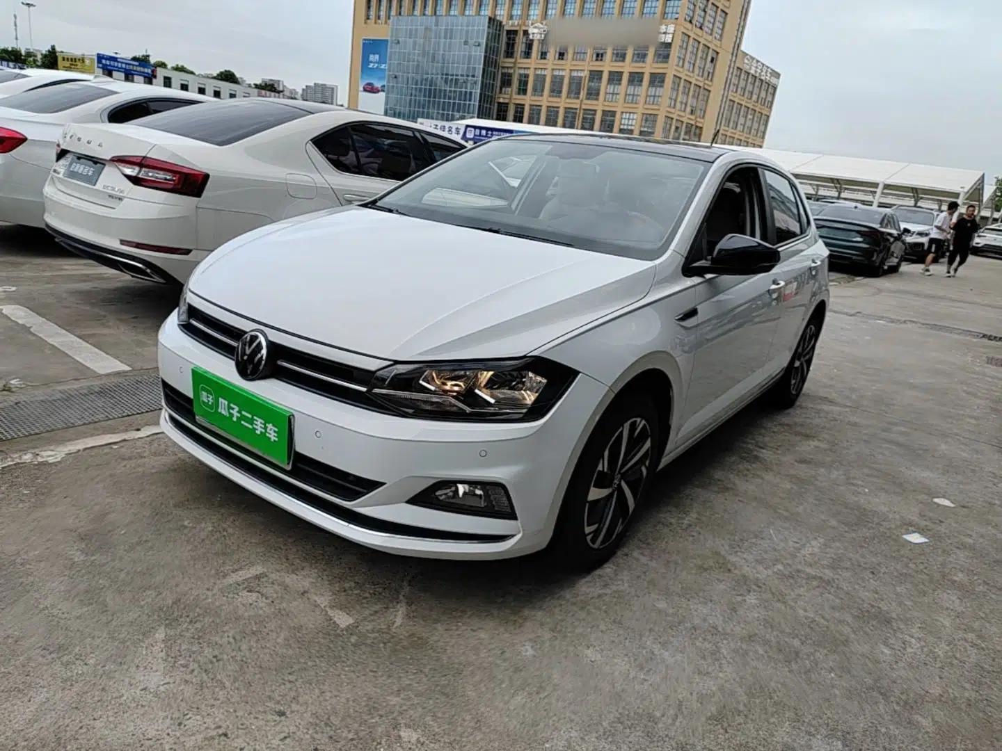 Volkswagen Polo 2023 Facelift Plus 1.5L Automatic Trendy & Tech-Savvy Luxury Edition — миниатюра 1