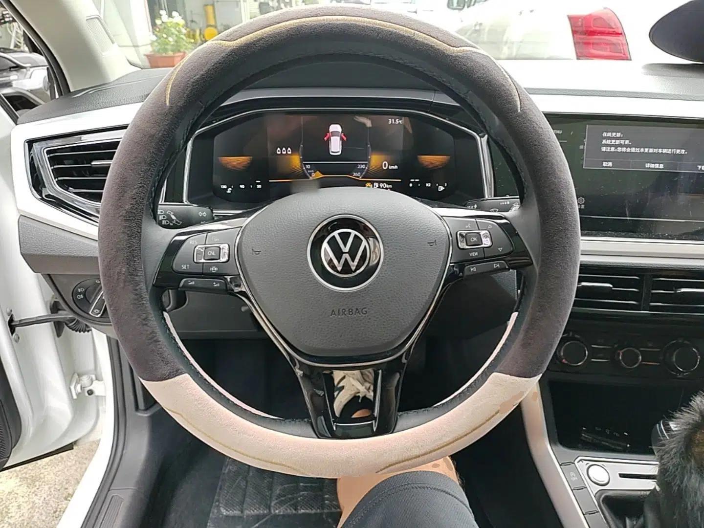 Volkswagen Polo 2023 Facelift Plus 1.5L Automatic Trendy & Tech-Savvy Luxury Edition — миниатюра 13