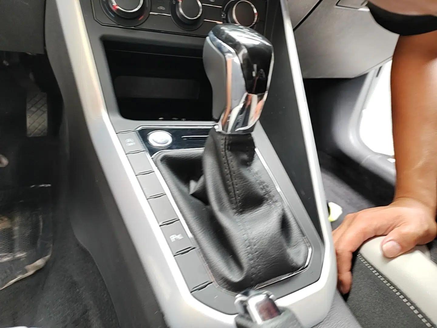 Volkswagen Polo 2023 Facelift Plus 1.5L Automatic Trendy & Tech-Savvy Luxury Edition — миниатюра 16