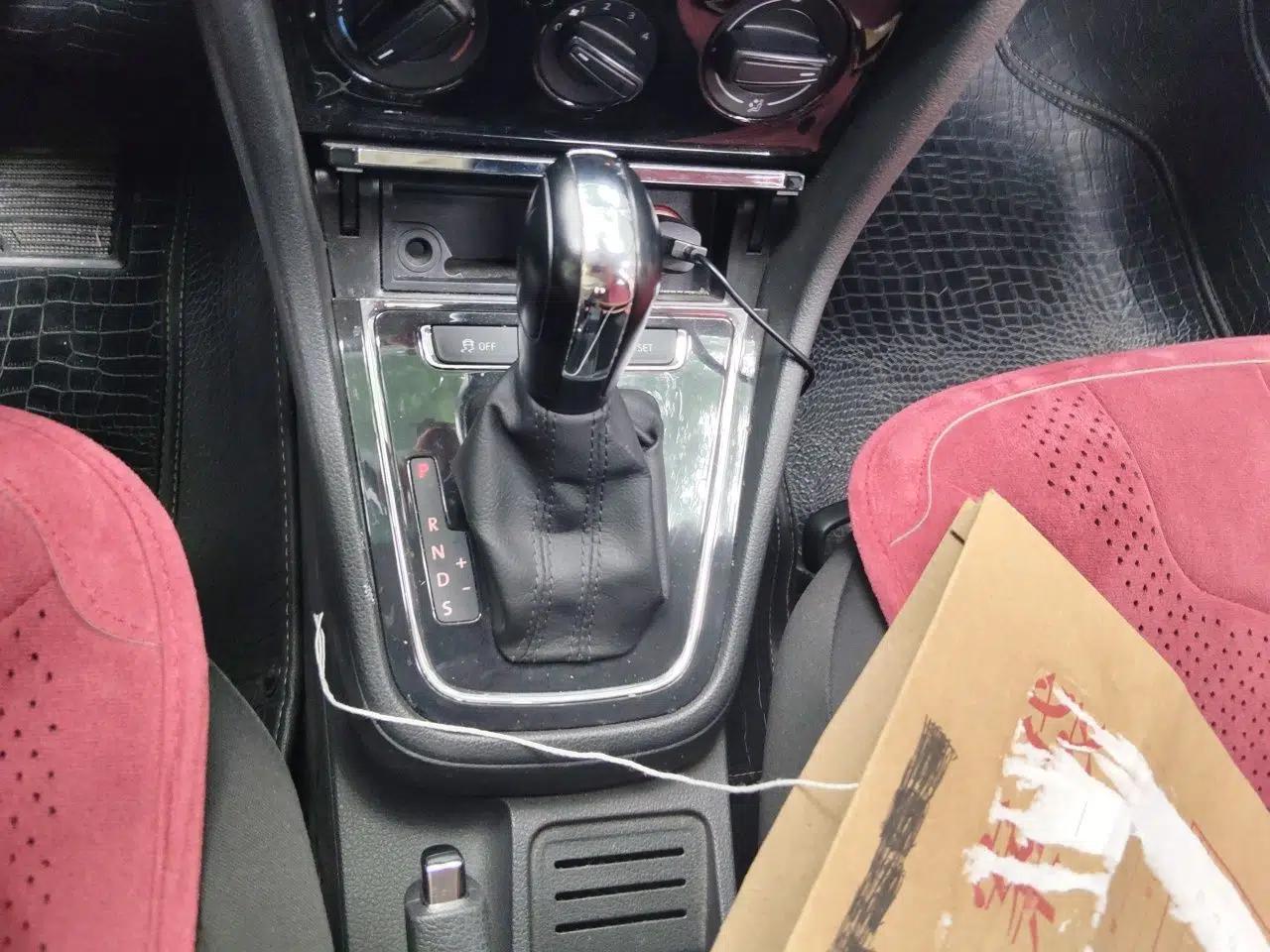 Volkswagen Bora 2015 Qihui Edition 1.6L Automatic Fashion Model — миниатюра 14