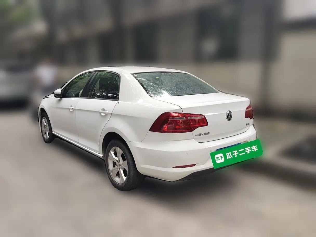 Volkswagen Bora 2015 Qihui Edition 1.6L Automatic Fashion Model — миниатюра 4