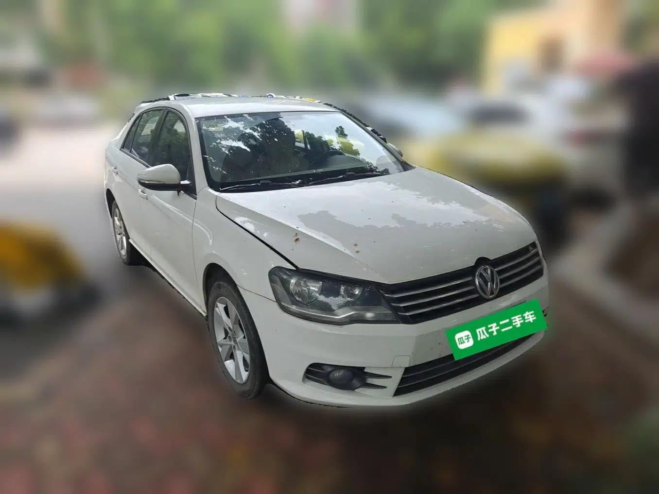 Volkswagen Bora 2015 Value Edition 1.6L Manual Fashionable Style — миниатюра 3