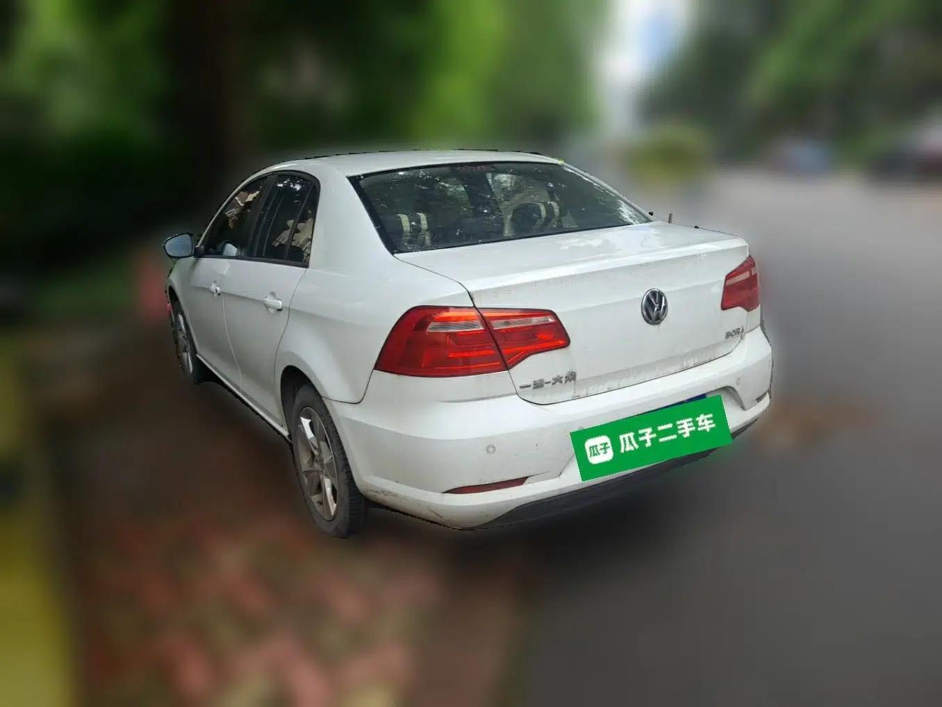Volkswagen Bora 2015 Value Edition 1.6L Manual Fashionable Style — миниатюра 4