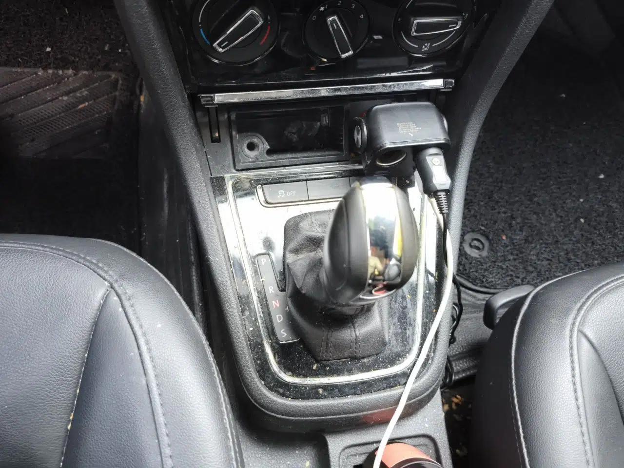 Volkswagen Bora 2014 1.6L Automatic Comfort Model — миниатюра 14
