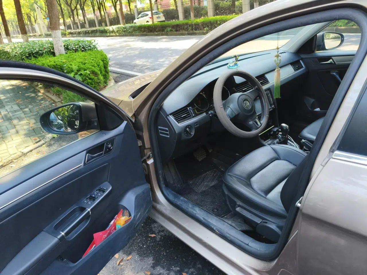 Volkswagen Bora 2014 1.6L Automatic Comfort Model — миниатюра 16