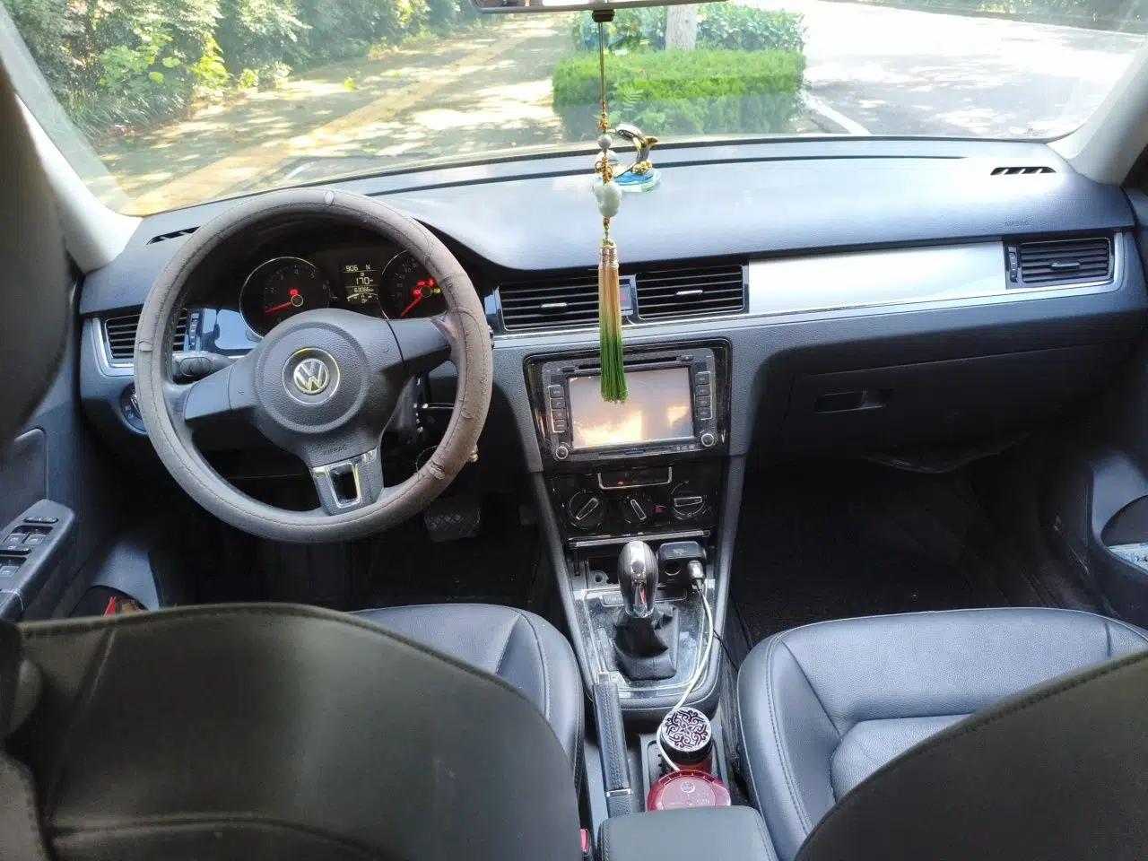 Volkswagen Bora 2014 1.6L Automatic Comfort Model — миниатюра 9