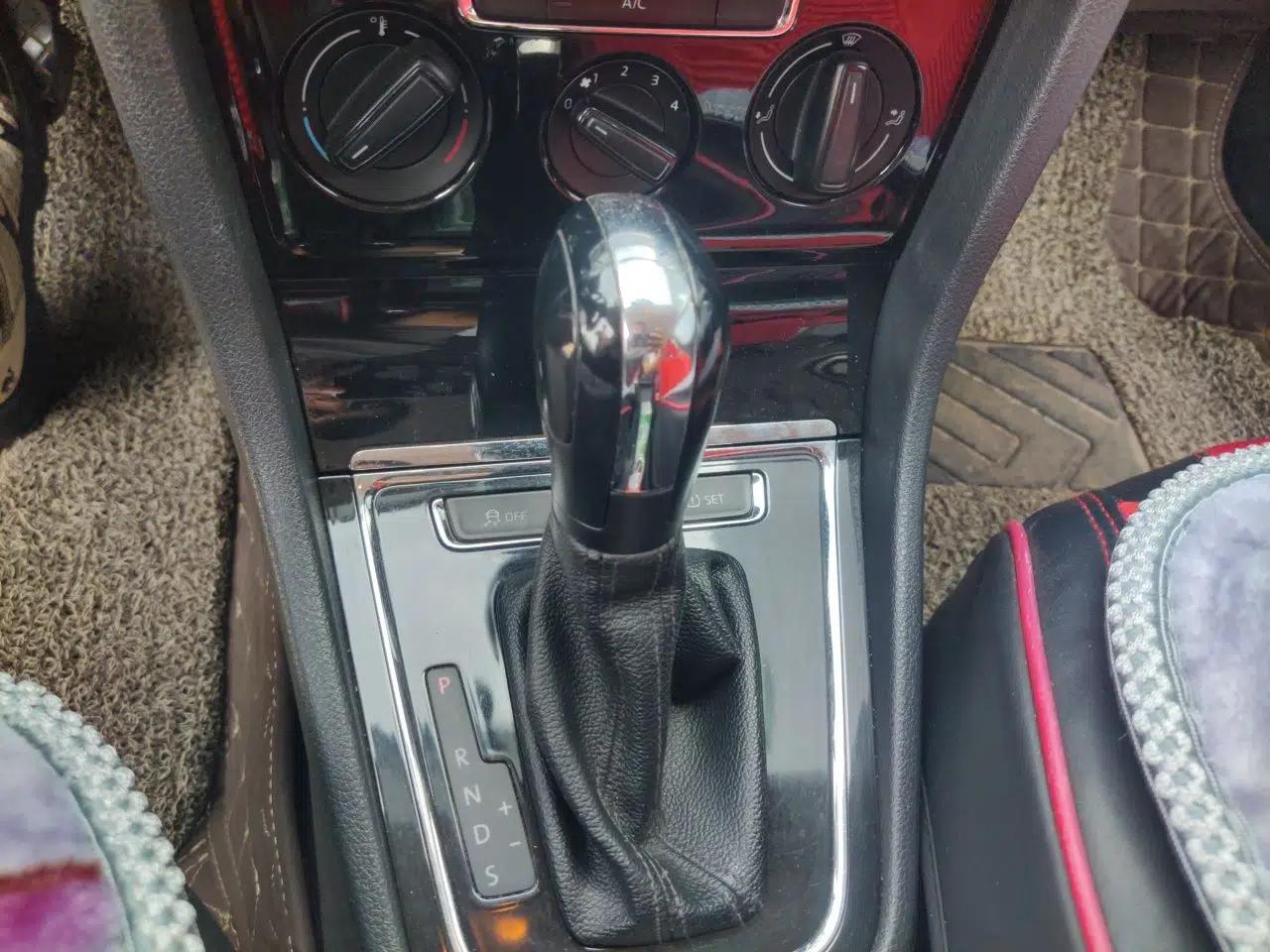 Volkswagen Bora 2015 Qihui Edition 1.6L Automatic Fashion Model — миниатюра 14