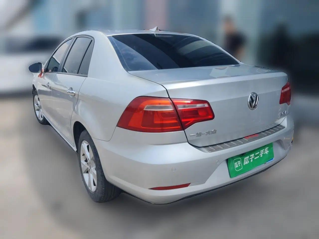 Volkswagen Bora 2015 Qihui Edition 1.6L Automatic Fashion Model — миниатюра 4