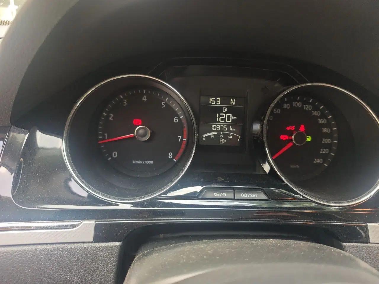 Volkswagen Bora 2013 1.6L Automatic Comfort Model — миниатюра 11