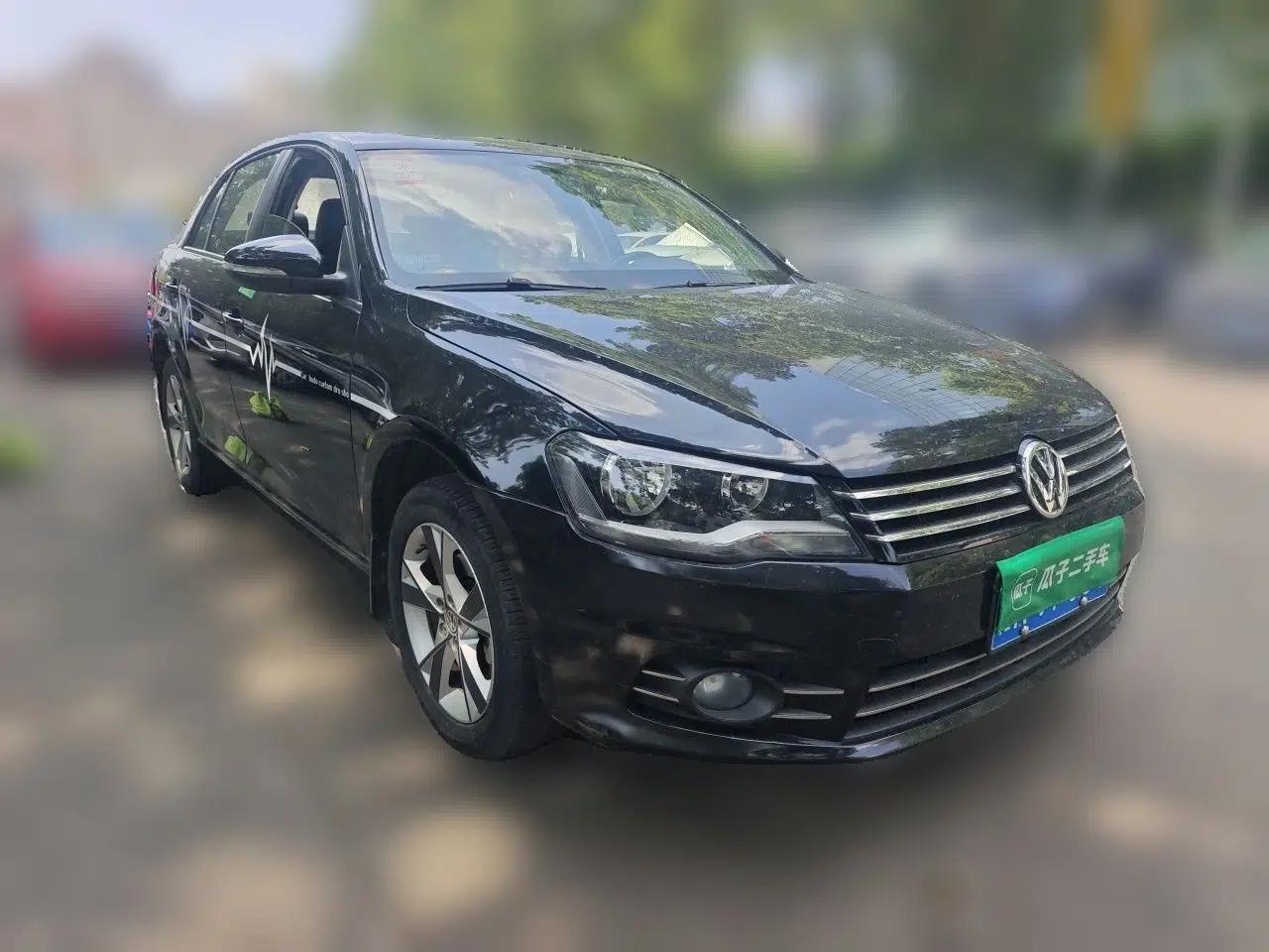 Volkswagen Bora 2013 1.6L Automatic Comfort Model — миниатюра 3