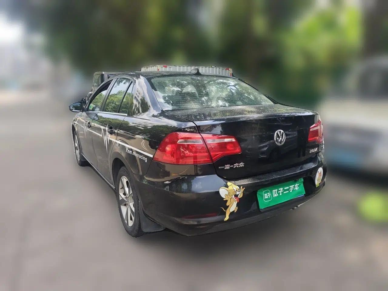 Volkswagen Bora 2013 1.6L Automatic Comfort Model — миниатюра 4
