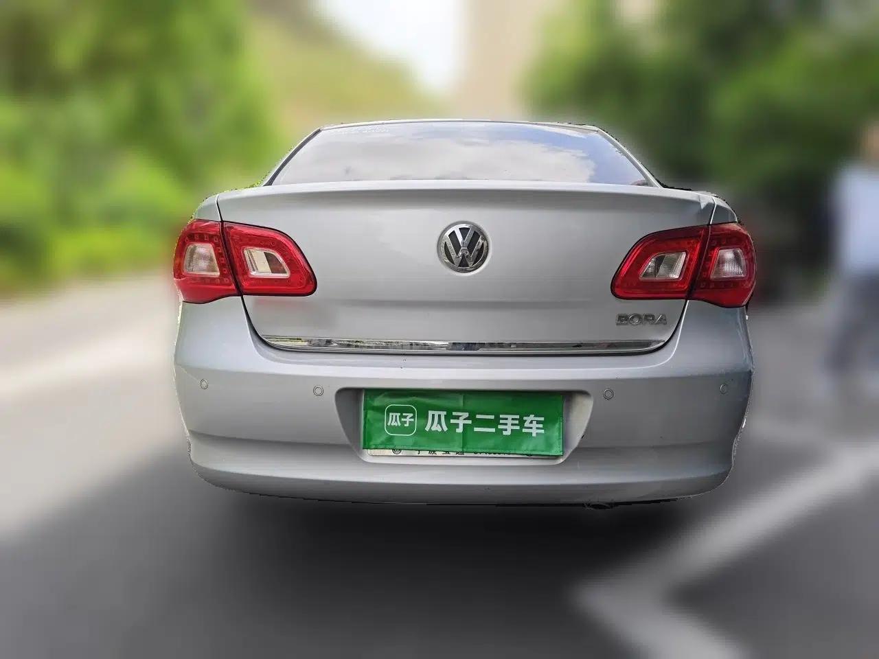 Volkswagen Bora 2012 1.6L Automatic Fashion Edition — миниатюра 5