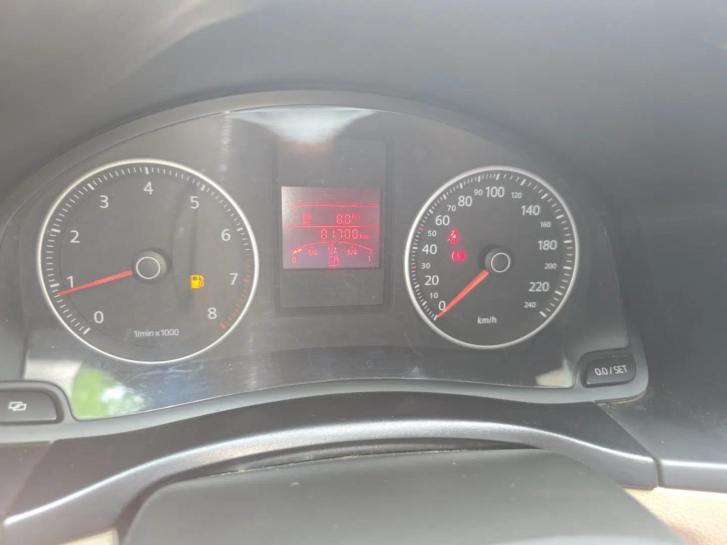 Volkswagen Bora 2012 1.6L Manual Fashion Edition — миниатюра 12