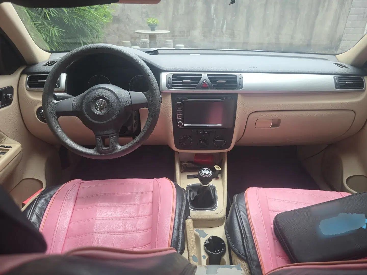 Volkswagen Bora 2012 1.6L Manual Fashion Edition — миниатюра 9