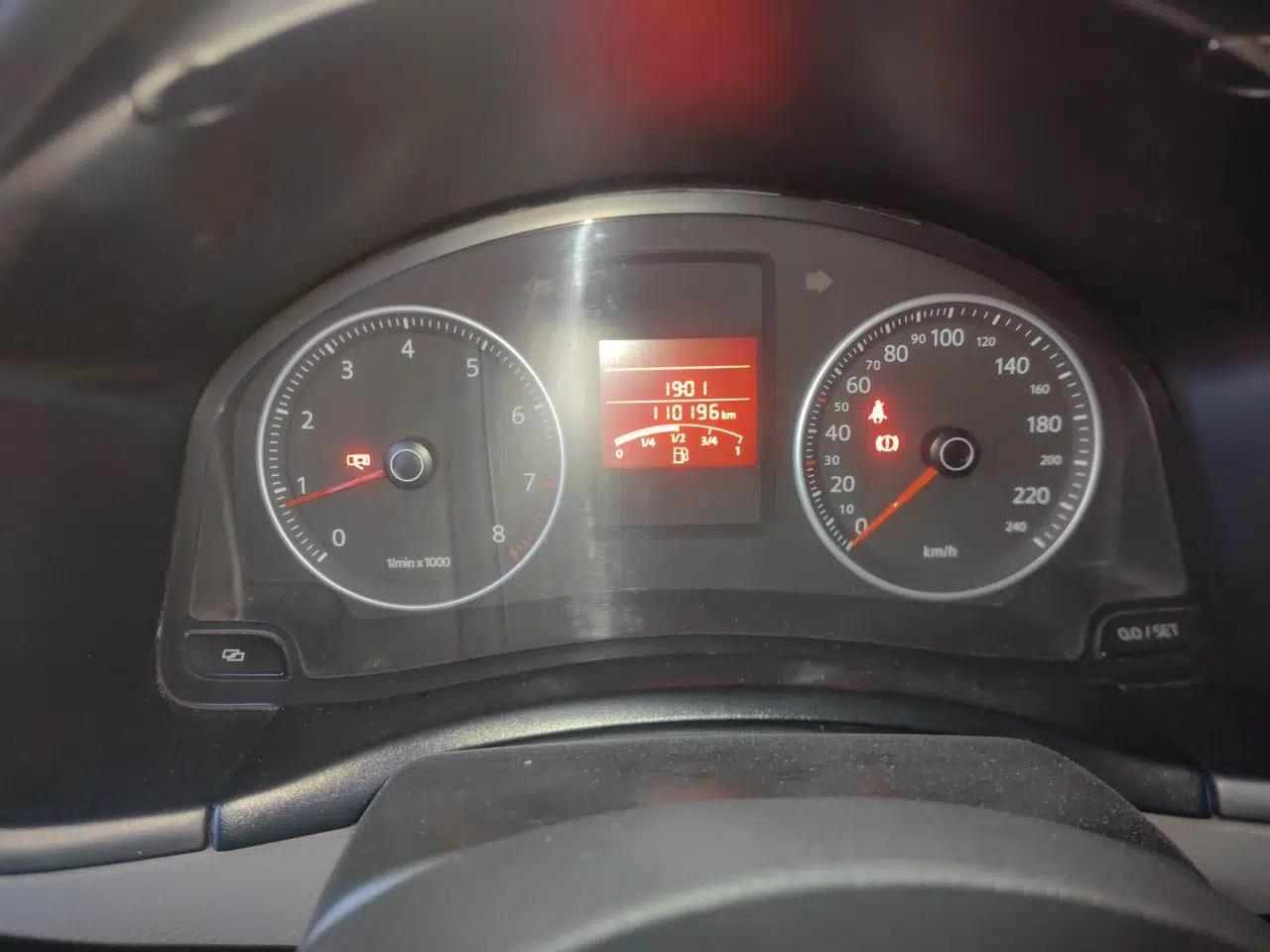 Volkswagen Bora 2012 1.6L Manual Fashion Edition — миниатюра 11