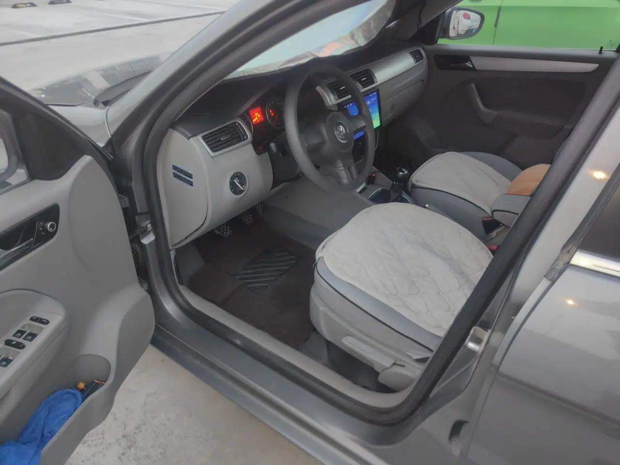 Volkswagen Bora 2012 1.6L Manual Fashion Edition — миниатюра 16