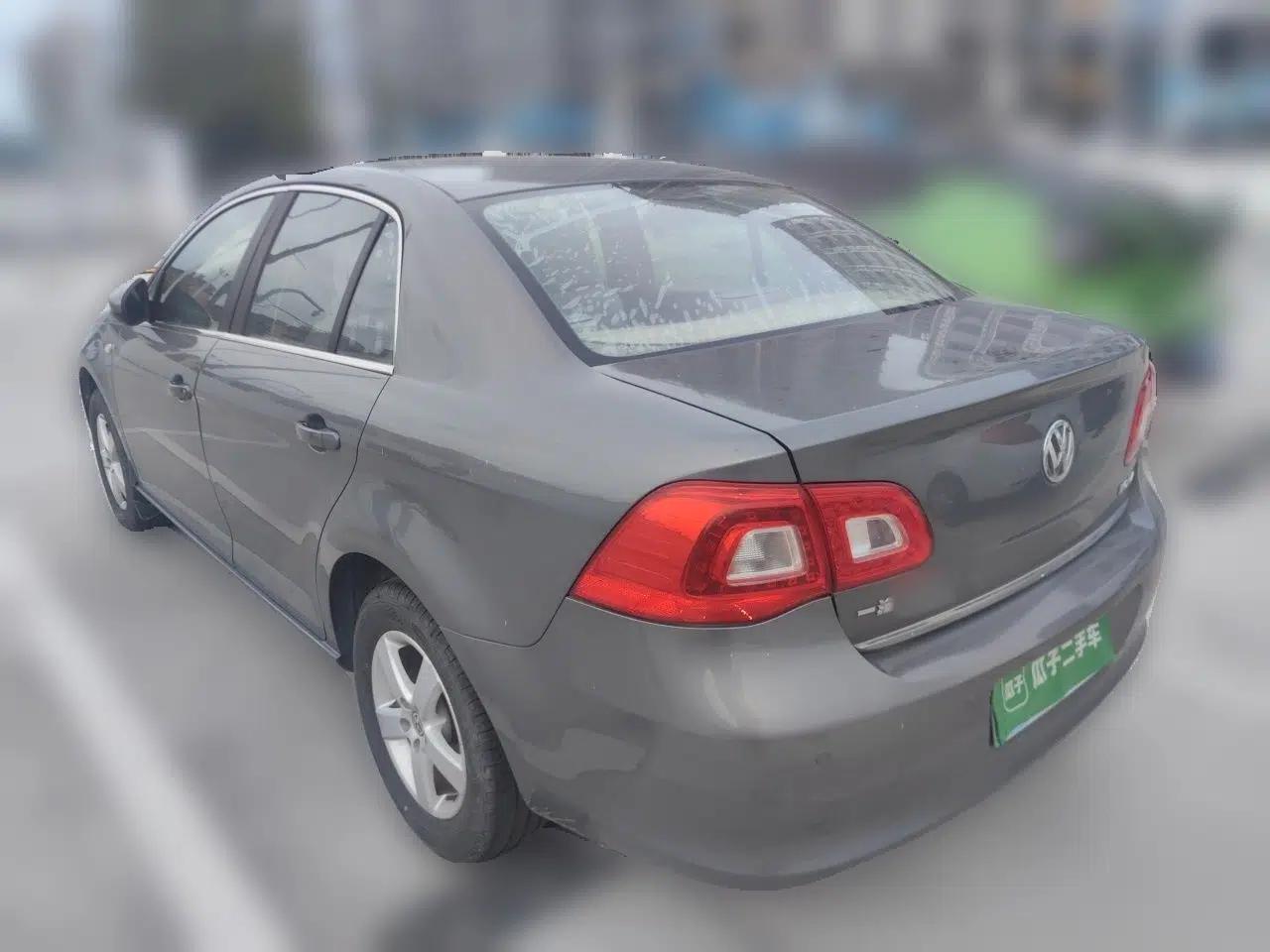 Volkswagen Bora 2012 1.6L Manual Fashion Edition — миниатюра 4