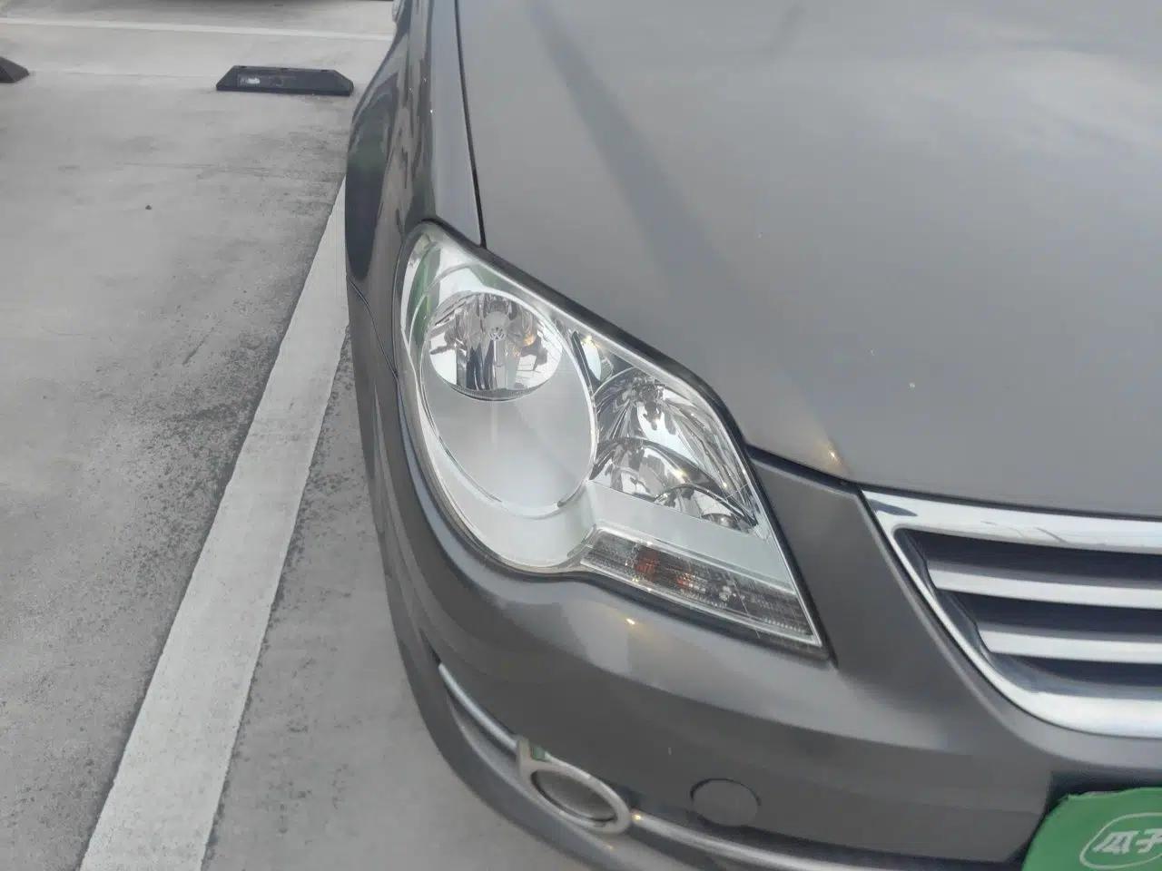 Volkswagen Bora 2012 1.6L Manual Fashion Edition — миниатюра 7