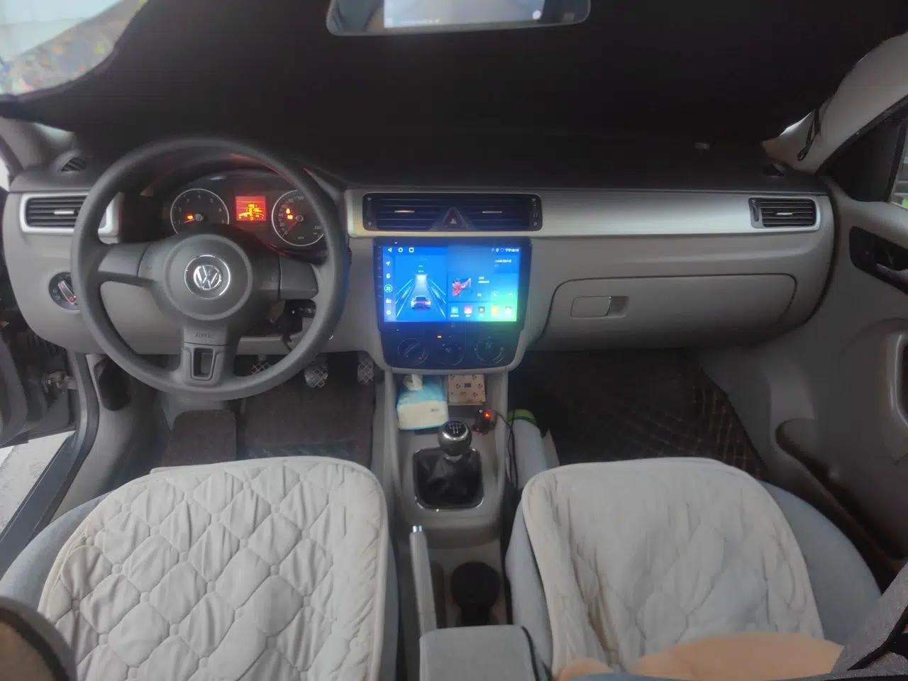 Volkswagen Bora 2012 1.6L Manual Fashion Edition — миниатюра 9