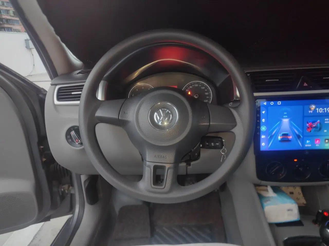 Volkswagen Bora 2012 1.6L Manual Fashion Edition — миниатюра 10