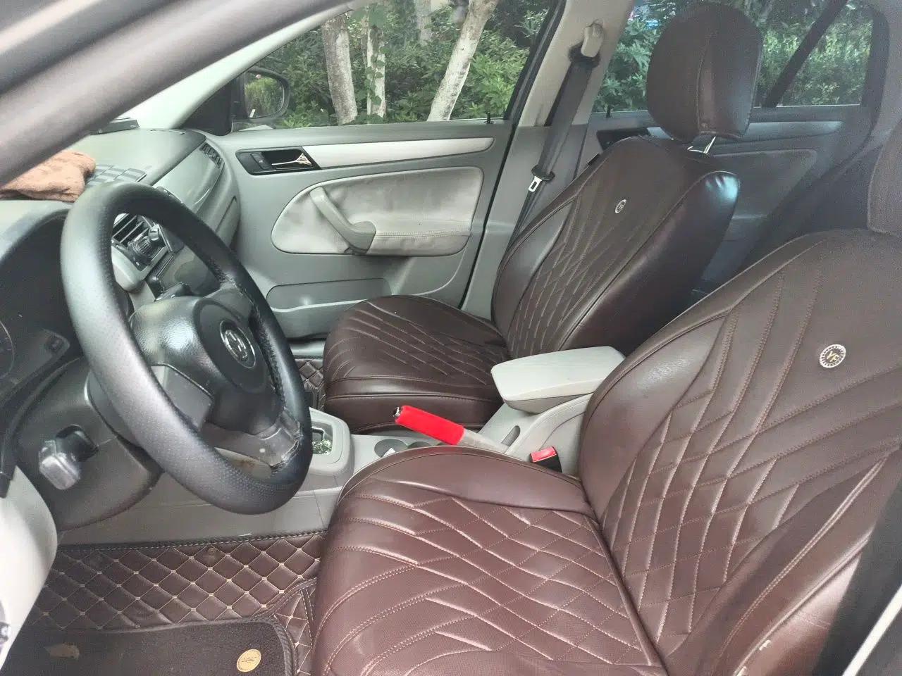 Volkswagen Bora 2011 1.6L Automatic Fashion Edition — миниатюра 15