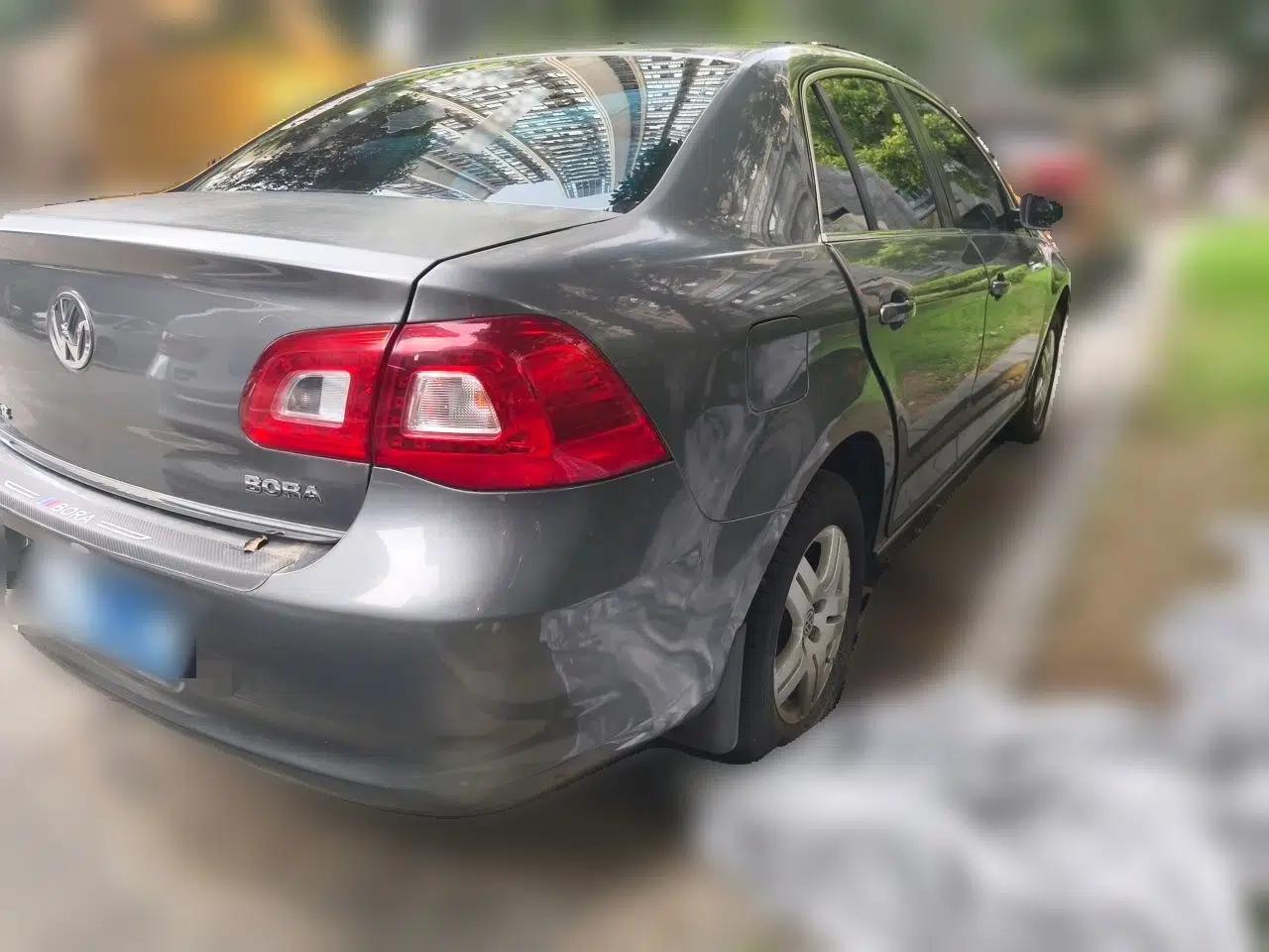 Volkswagen Bora 2011 1.6L Automatic Fashion Edition — миниатюра 6