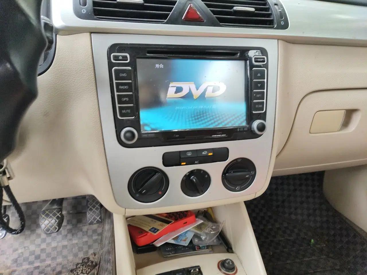 Volkswagen Bora 2012 1.6L Manual Fashion Edition — миниатюра 13