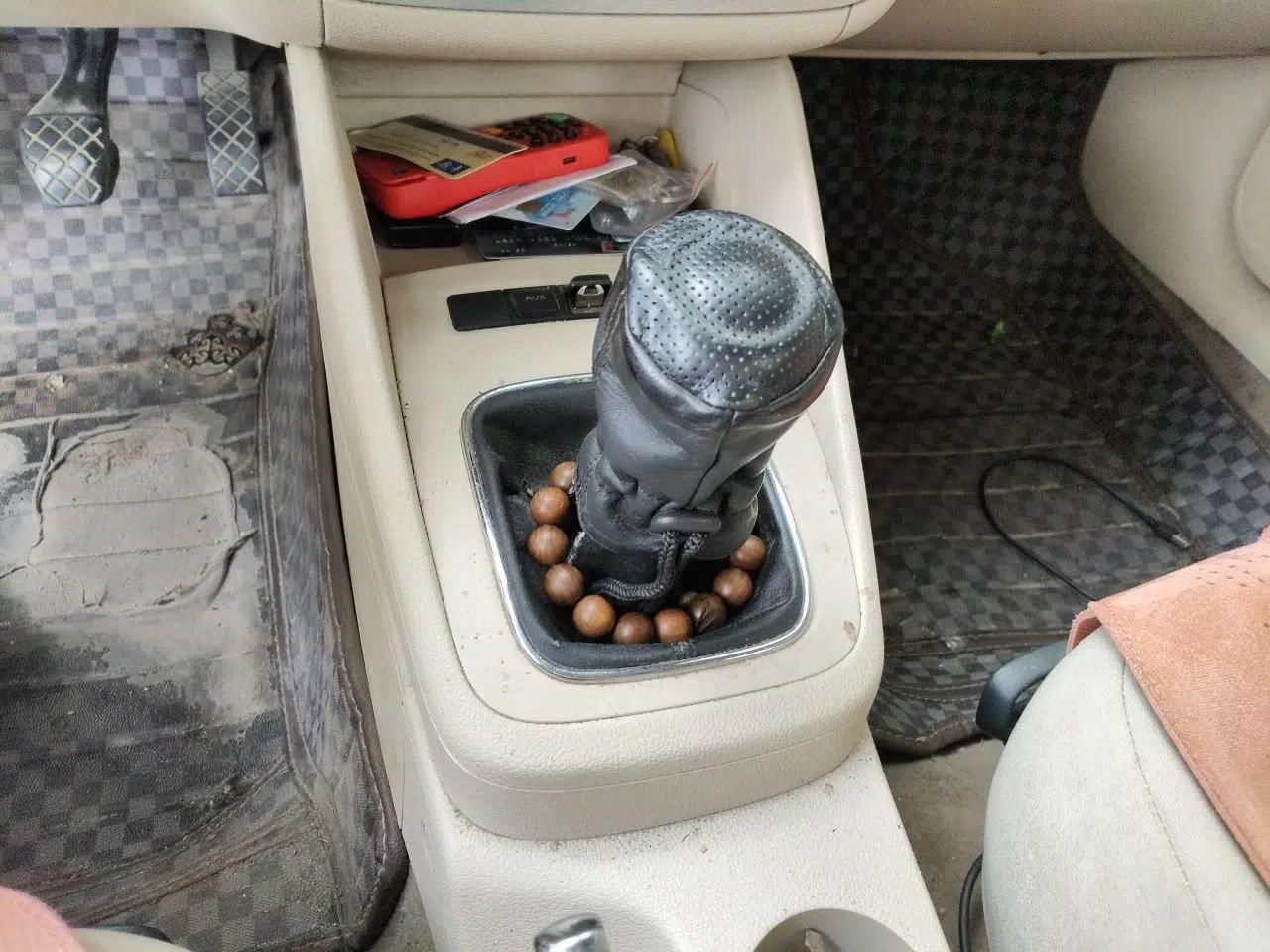 Volkswagen Bora 2012 1.6L Manual Fashion Edition — миниатюра 14