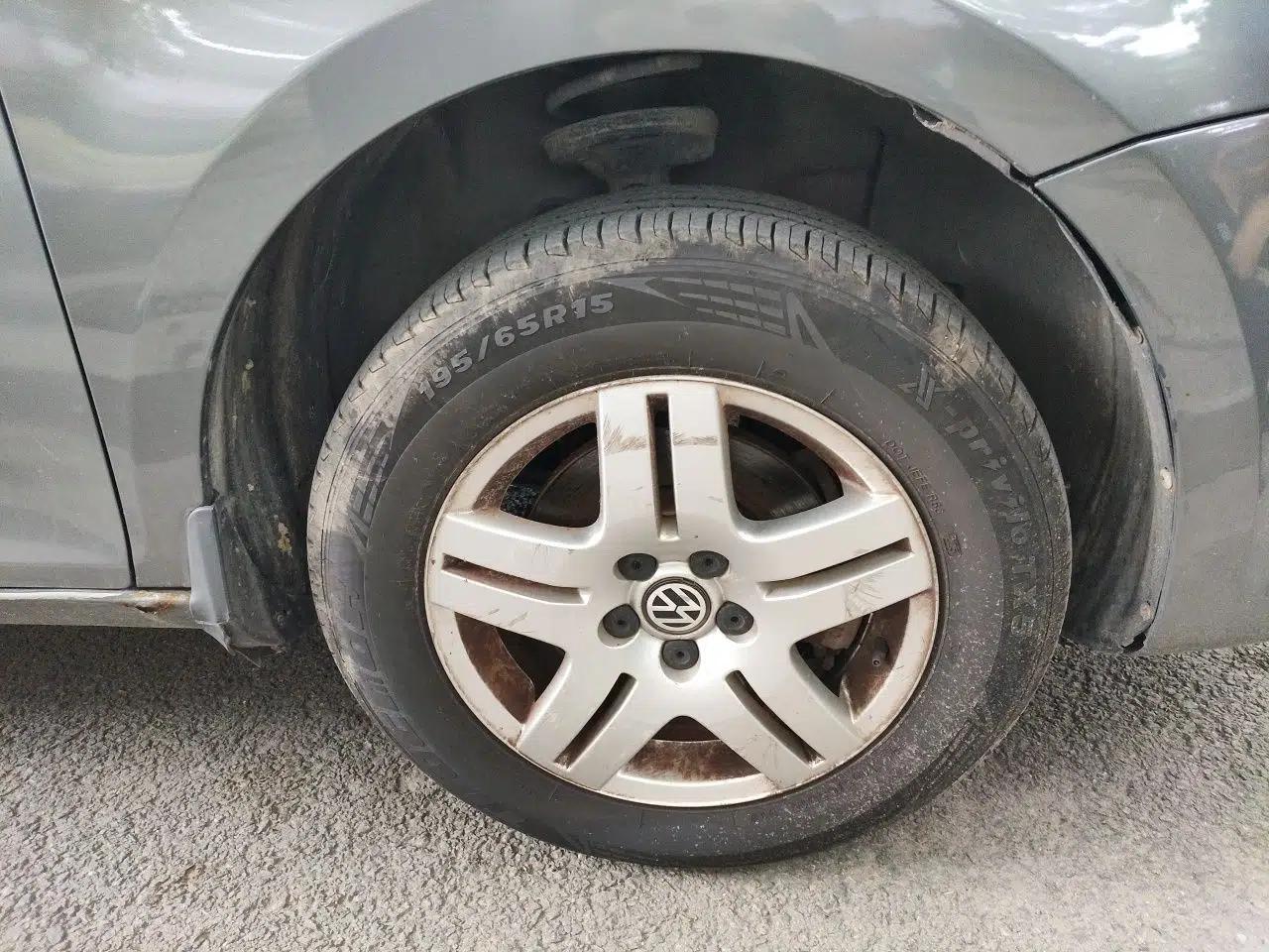 Volkswagen Bora 2012 1.6L Manual Fashion Edition — миниатюра 8