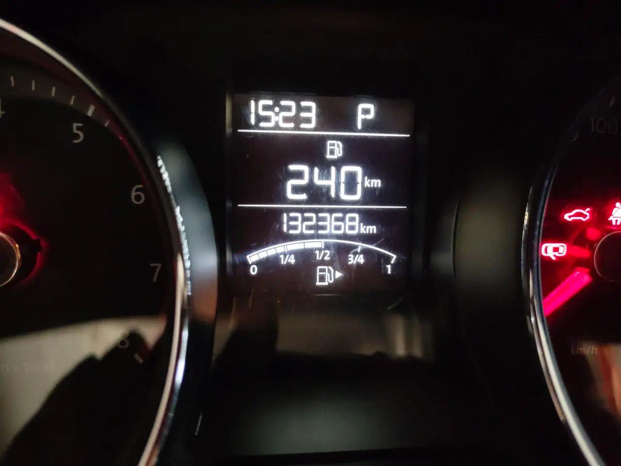 Volkswagen Bora 2014 1.6L Automatic Fashion Model — миниатюра 12