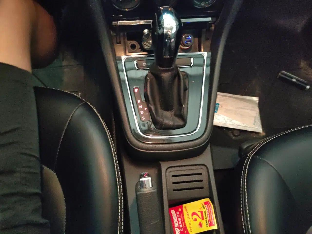 Volkswagen Bora 2014 1.6L Automatic Fashion Model — миниатюра 14