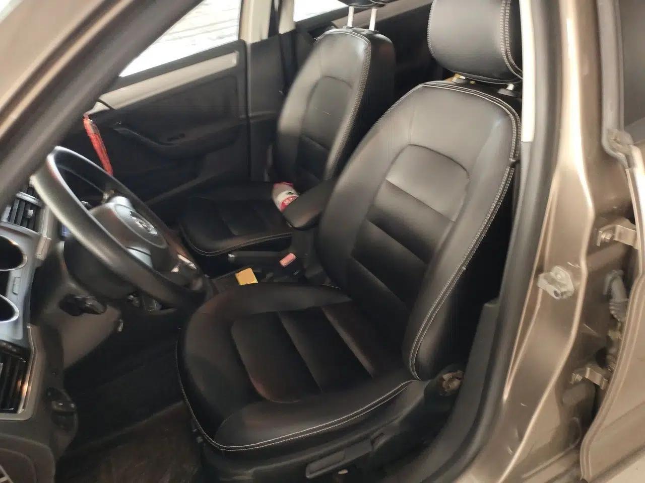 Volkswagen Bora 2014 1.6L Automatic Fashion Model — миниатюра 15