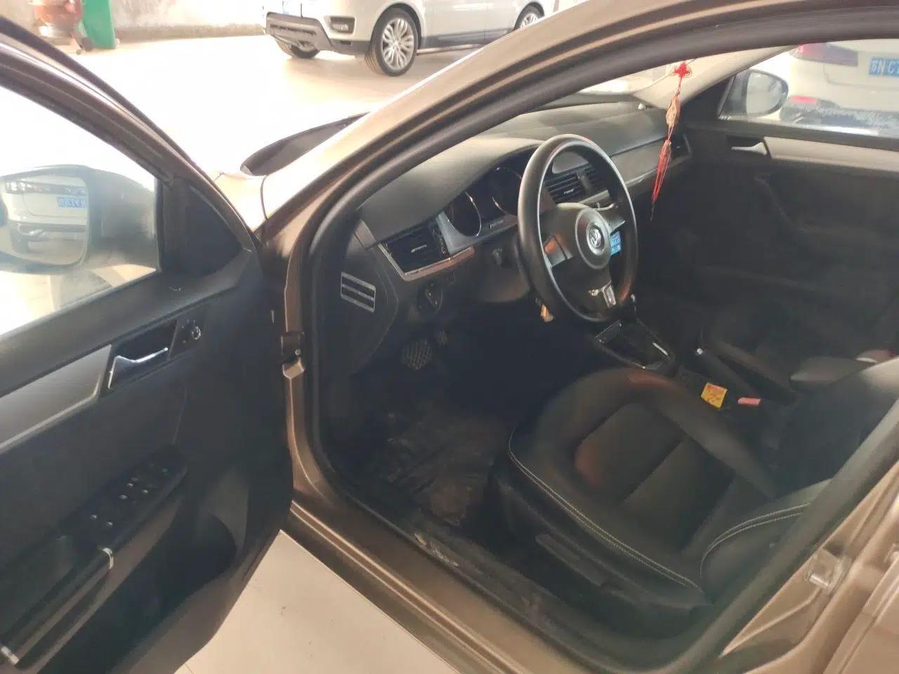 Volkswagen Bora 2014 1.6L Automatic Fashion Model — миниатюра 16