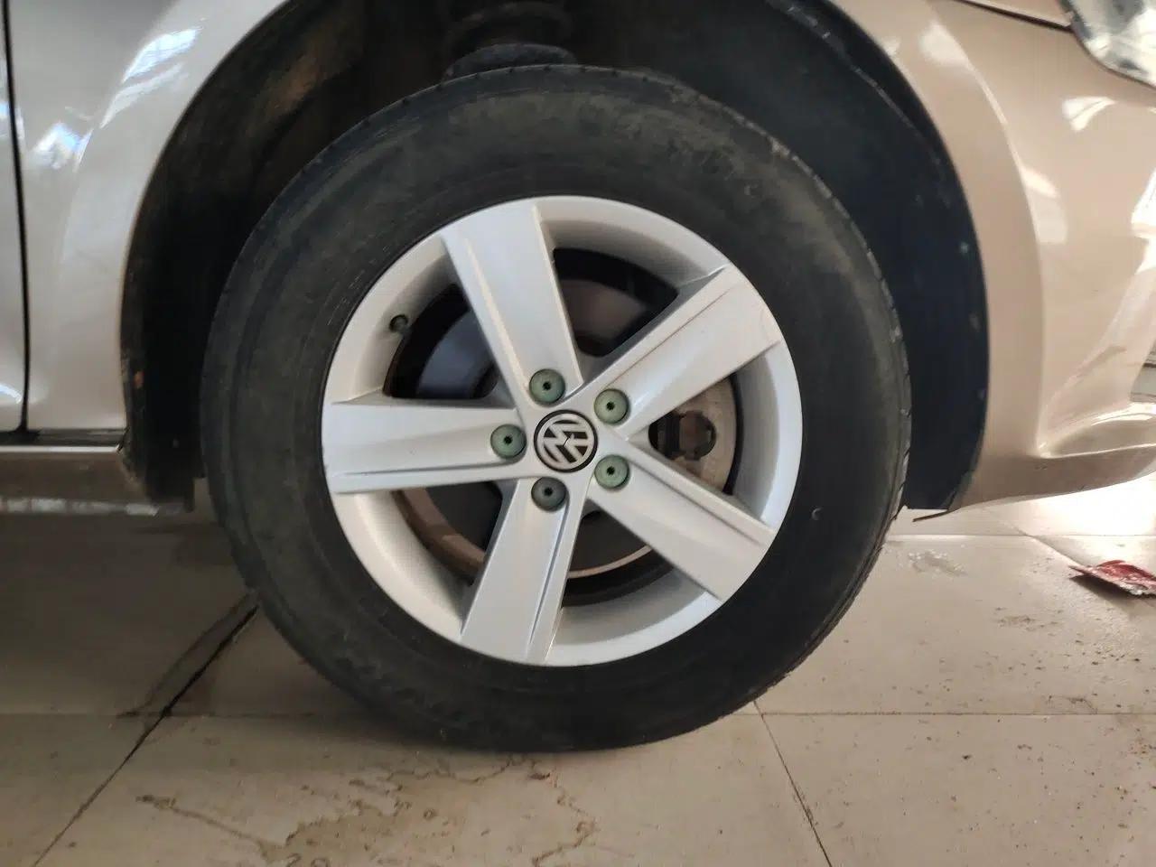 Volkswagen Bora 2014 1.6L Automatic Fashion Model — миниатюра 8