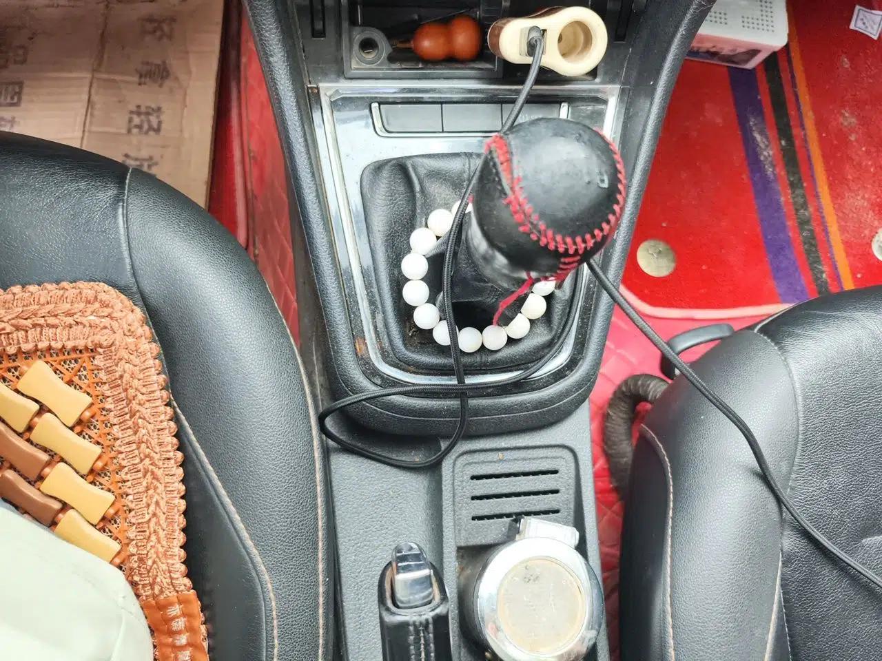 Volkswagen Bora 2017 1.6L Manual Comfort Model — миниатюра 14