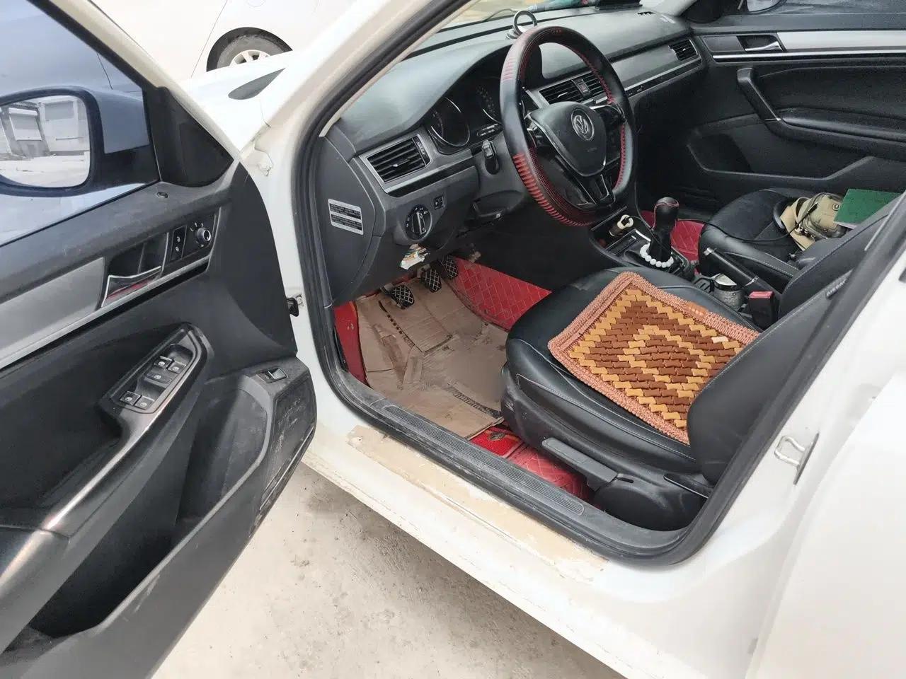 Volkswagen Bora 2017 1.6L Manual Comfort Model — миниатюра 16