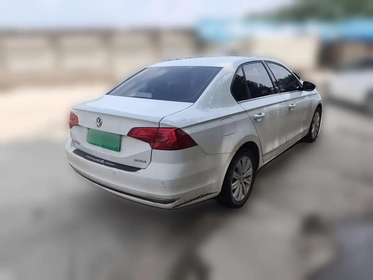 Volkswagen Bora 2017 1.6L Manual Comfort Model — миниатюра 6