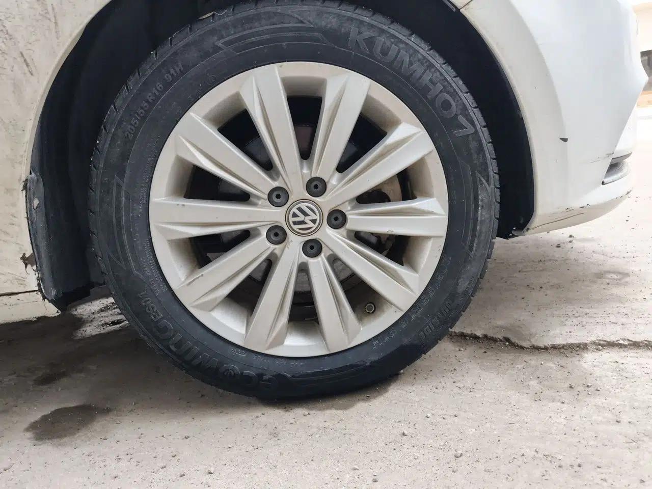 Volkswagen Bora 2017 1.6L Manual Comfort Model — миниатюра 8