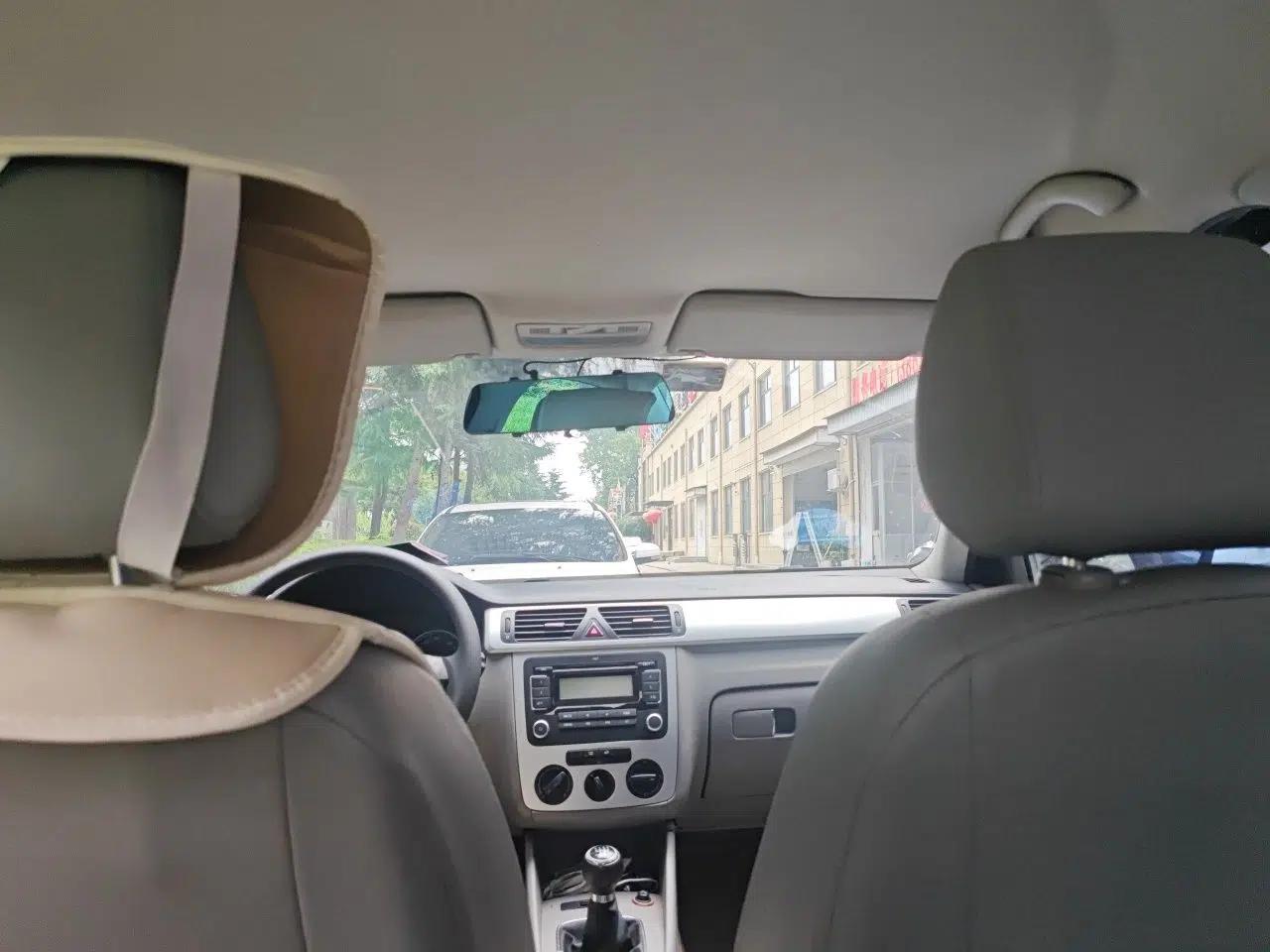 Volkswagen Bora 2011 1.6L Manual Fashion Edition — миниатюра 18