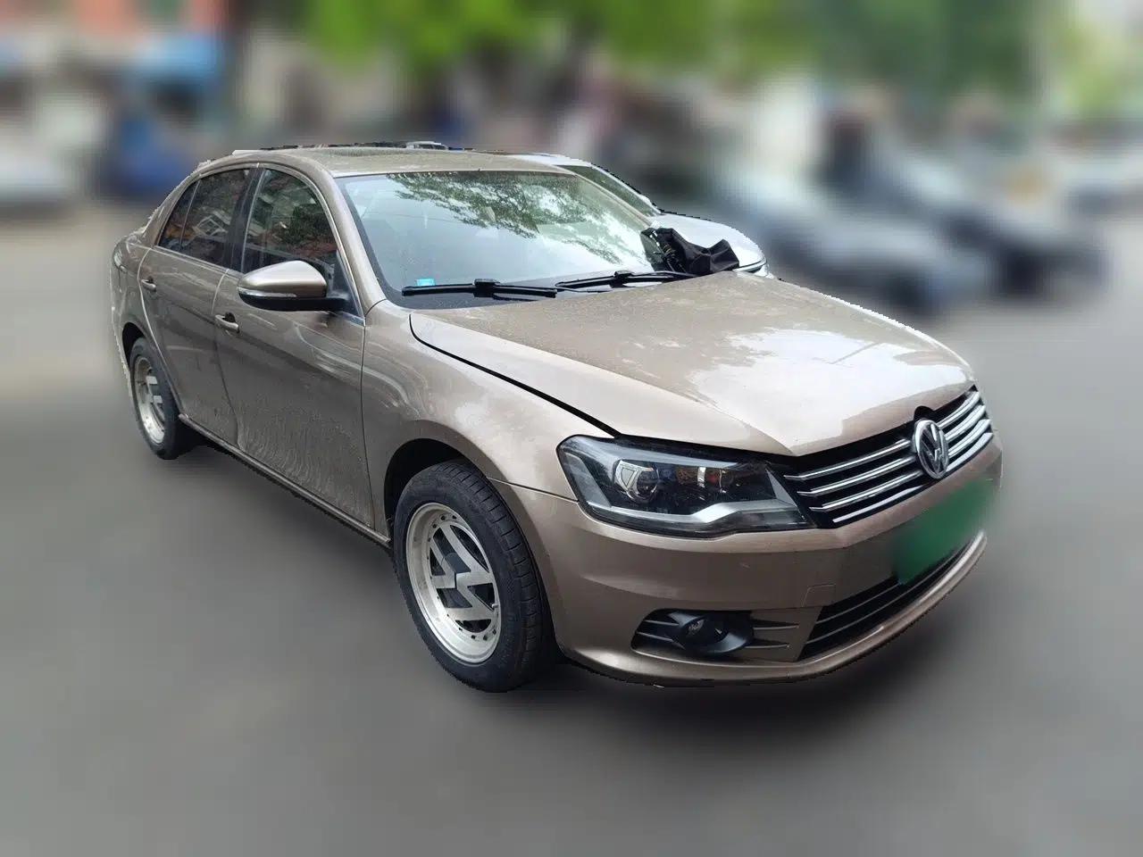 Volkswagen Bora 2015 Value Edition 1.6L Automatic Comfort Version — миниатюра 3