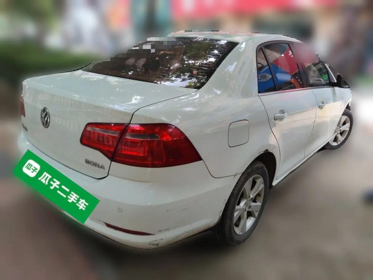 Volkswagen Bora 2014 1.6L Manual Comfort Model — миниатюра 6