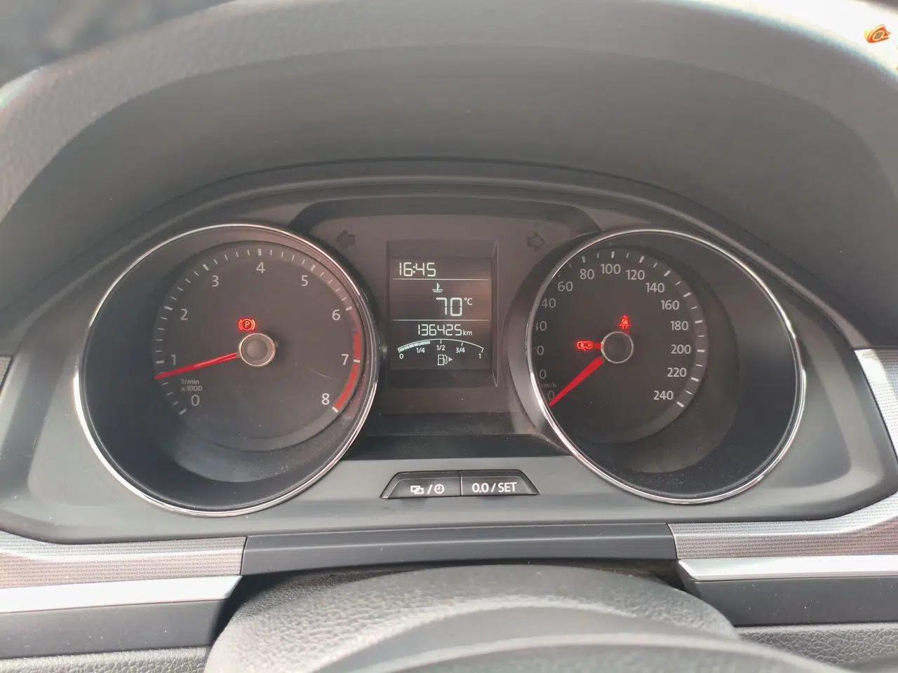 Volkswagen Bora 2016 1.6L Manual Fashion Edition — миниатюра 11